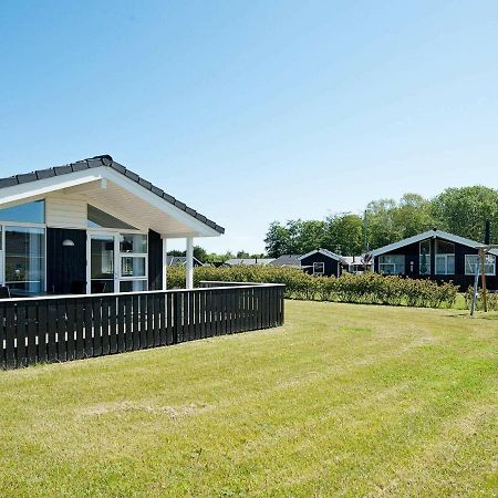 Three-Bedroom Holiday Home In Juelsminde 18 Sonderby  Exterior foto