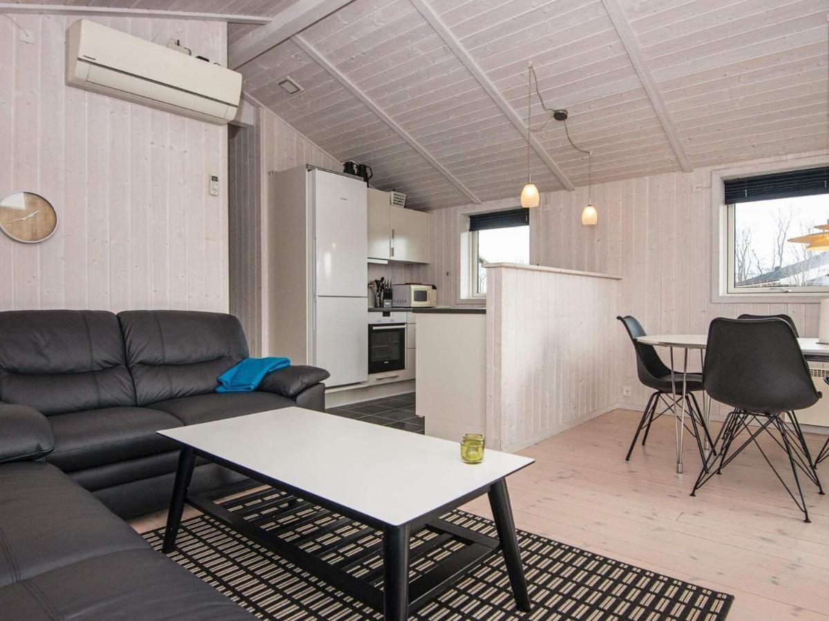 Three-Bedroom Holiday Home In Juelsminde 18 Sonderby  Exterior foto